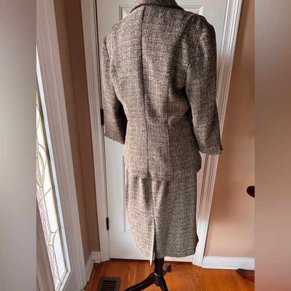 Danny & Nicole Elegant Skirt Suit size 12 - Picture 11 of 14